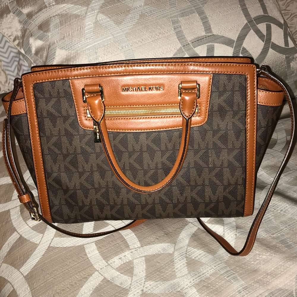 ❌❌ SOLD❌❌MK monogram Selma handbag